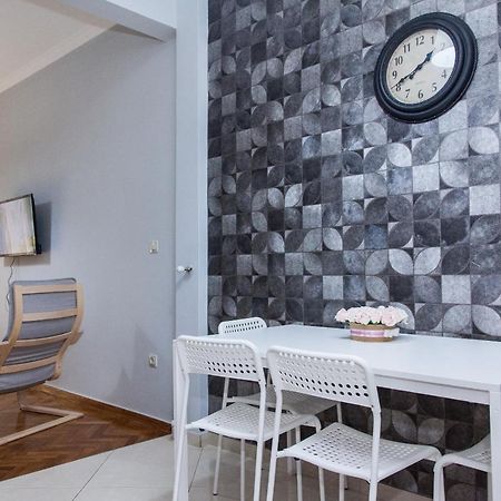 Beautiful New Decorated Apt In Athens Atenas Exterior foto