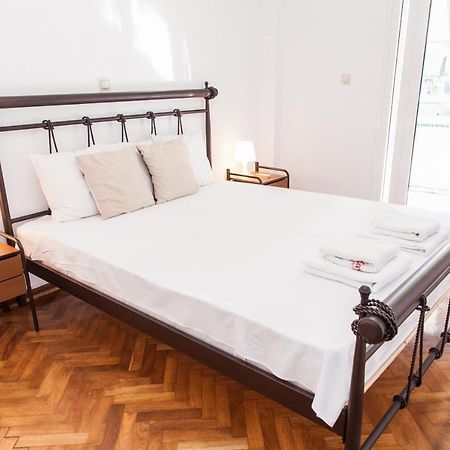 Beautiful New Decorated Apt In Athens Atenas Exterior foto